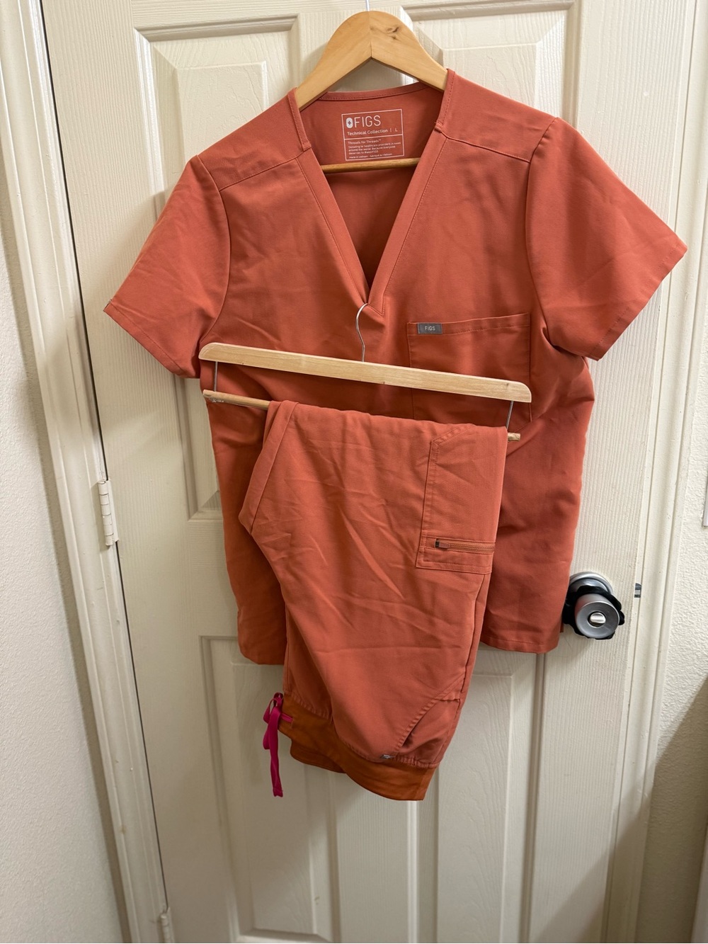 Women’s Figs Scrub Set in Terracotta Orange